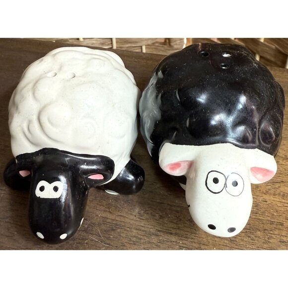 Vintage Sheep Ceramic Salt & Pepper Shaker Set By Pier 1 Imports - Picture 2 of 3